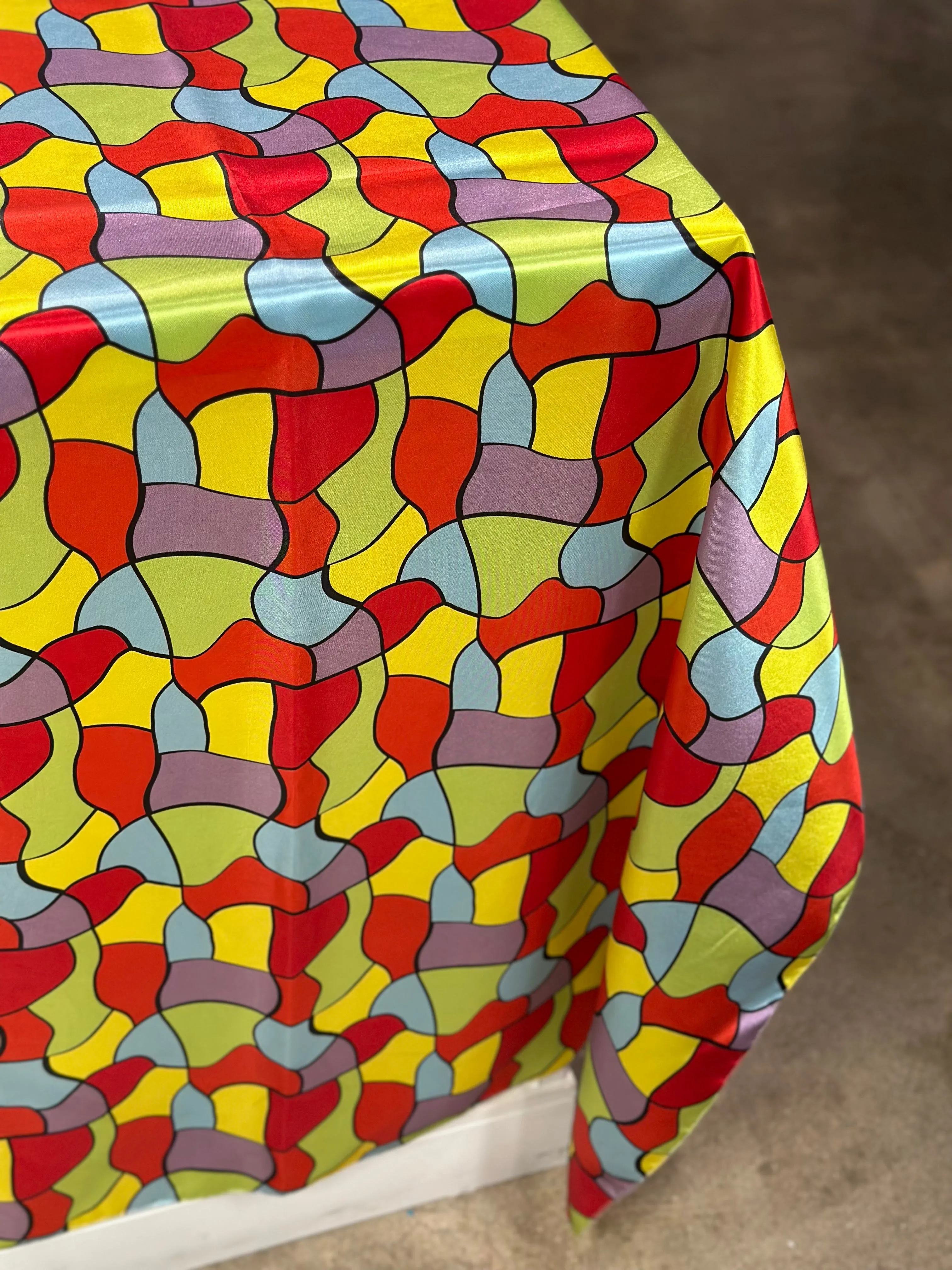 10pcs - Puzzle Piece Print Table Linen 132" Round